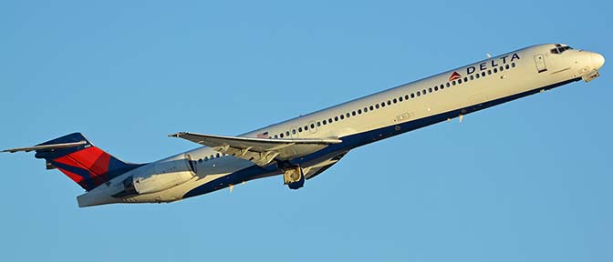 Delta McDonnell-Douglas MD-90-30 N963DN, Phoenix Sky Harbor, November 11, 2017